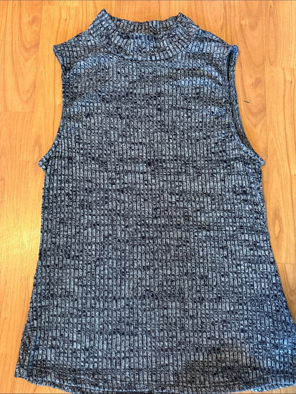 Sleeveless Mock Neck Muscle Tee - Gray